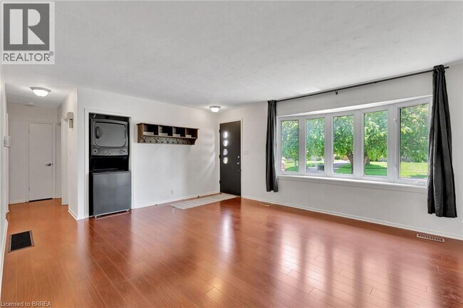 Building Photo - 1017 Braeside St