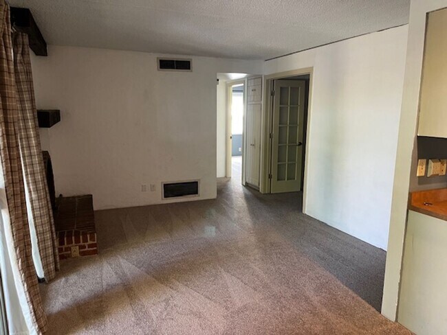 Foto del edificio - Spanish Towers 2 bed/1bath