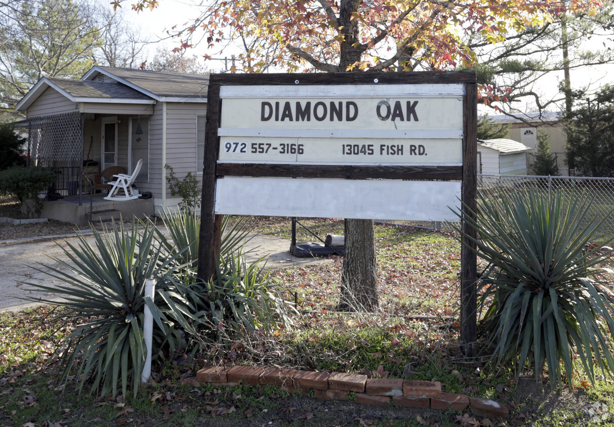 Building Photo - Diamond Oak Retirement Resort