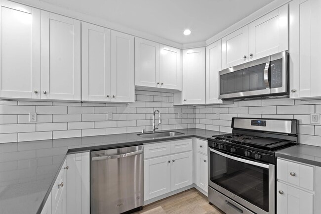 Building Photo - 1240 W 29th St