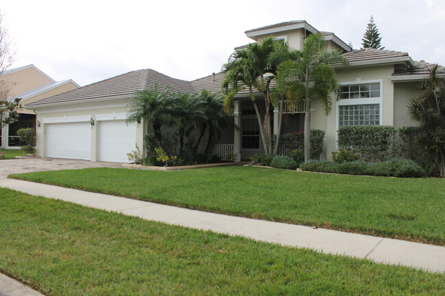 Foto del edificio - 211 NW Pleasant Grove Way
