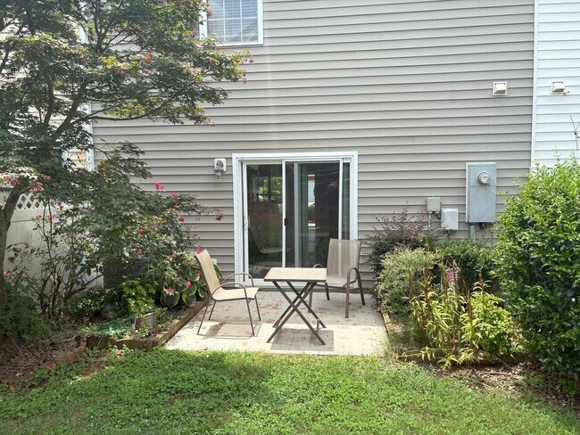 Foto del edificio - Centrally located Townhouse in Charlotte