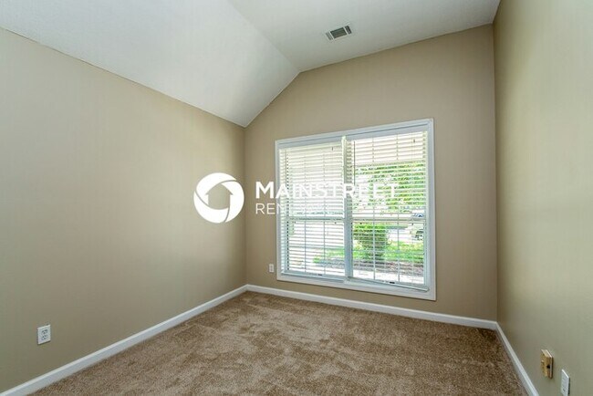 Foto del edificio - 3 Bedroom Pet-Friendly Home in Lithonia, GA with Main Street Renewal