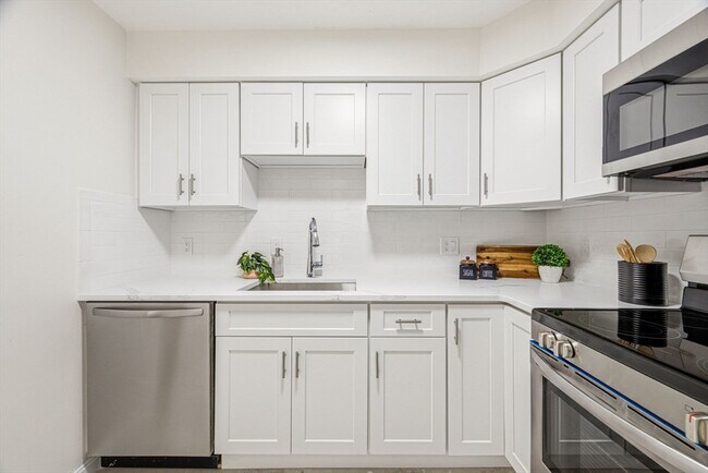 Foto del edificio - 595 Revere Beach Pkwy
