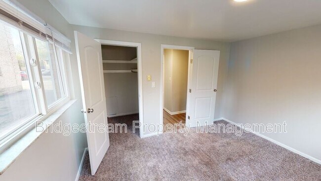 Foto del edificio - 4840 Springfield St