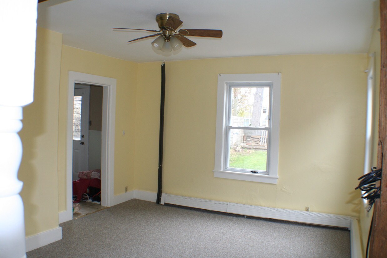 Primary Photo - 99 Oak St