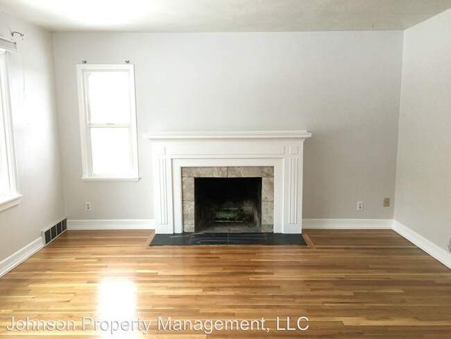 Building Photo - 2 br, 1 bath Apartment - 716 W. 15th Ave.
