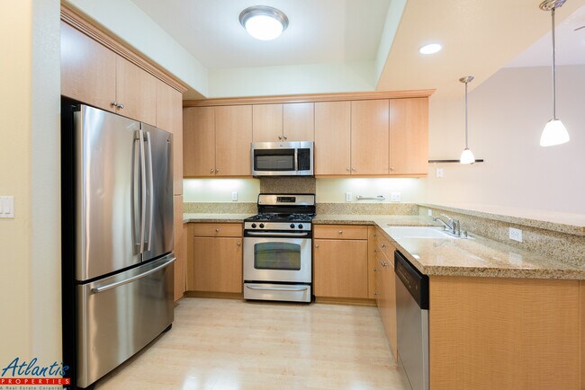 Building Photo - Japantown Townhouse | Stainless Steel Appliances | Central A/C