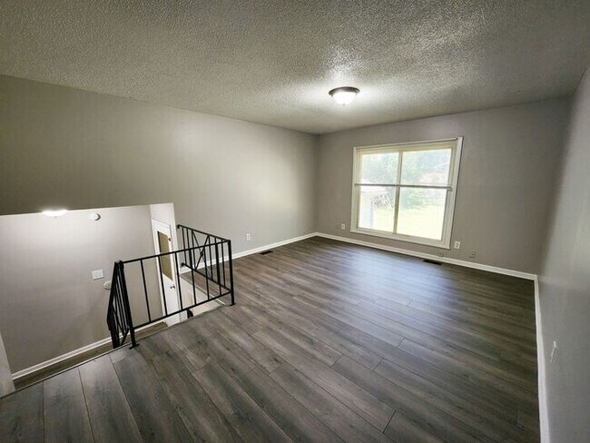 Foto del edificio - 3 bedroom 2 bathroom in Kansas City