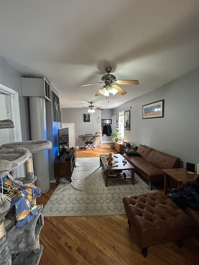 Photo - 1617 N Hudson Ave Apartment