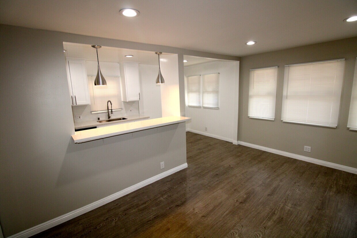 Foto principal - 7011 Fountain Ave