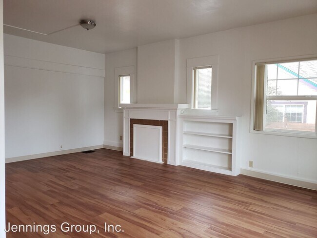 Building Photo - 471 E 13th Ave