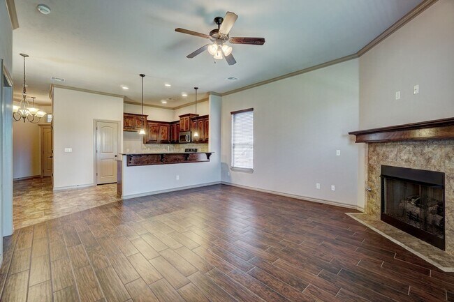Foto del edificio - BEAUTIFUL 4 BED 2 BATH HOME IN DEER CREEK ...