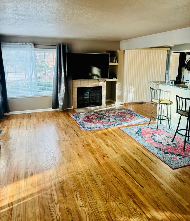 Building Photo - 13762 E Lehigh Ave