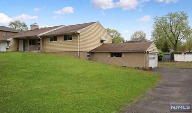 Building Photo - 155 Midwood Rd