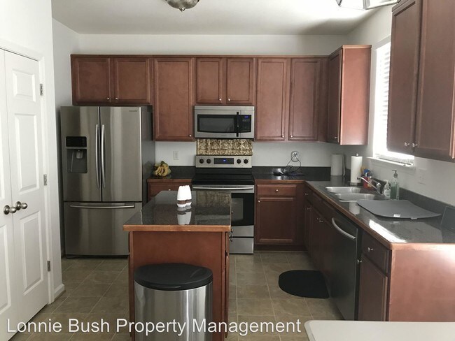 Building Photo - 4 br, 2.5 bath House - 4200 Half Hitch St