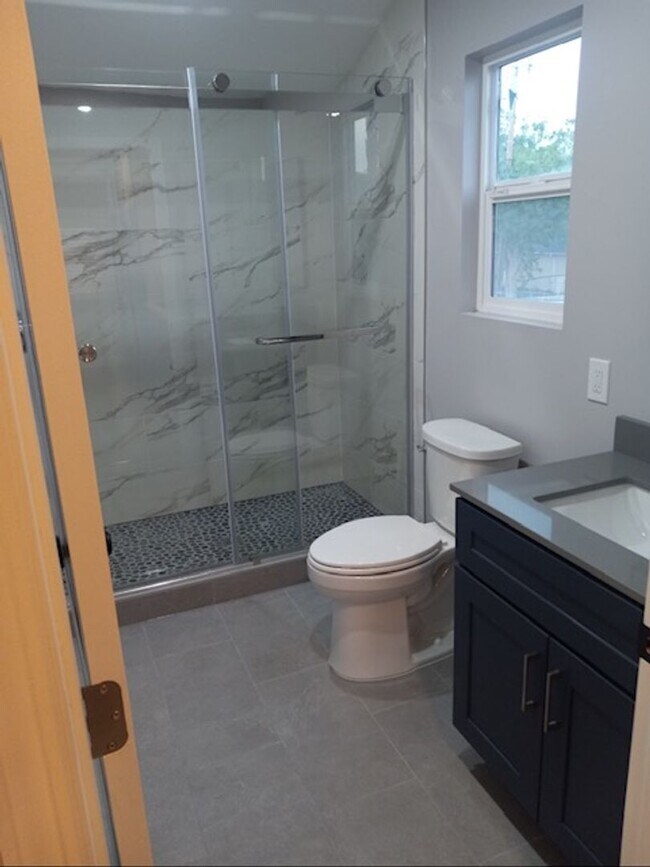 Foto del edificio - Commuters dream location, 1 bedroom apartment a few blocks from highway 680