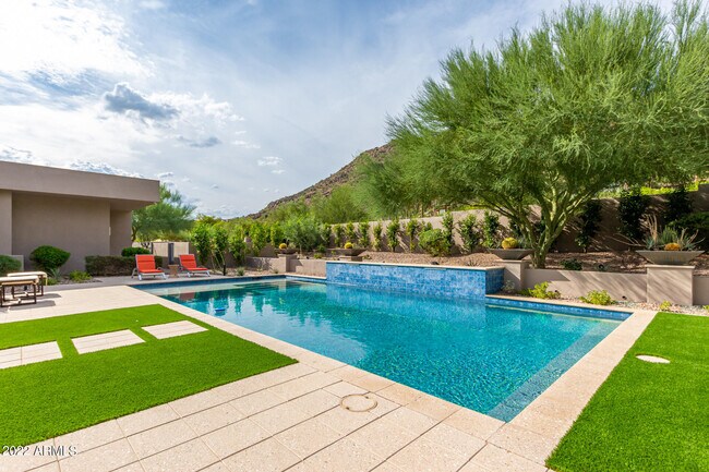Building Photo - 5720 E Joshua Tree Ln