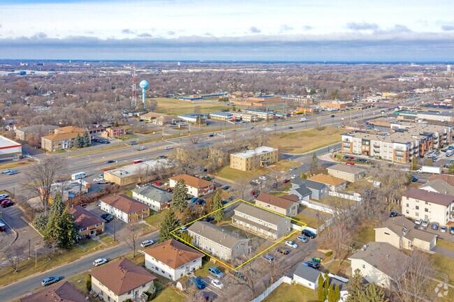 Aerial View of the Property and Surroundings - 4633 Tyler St