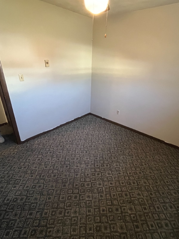 Building Photo - 515 E Staat St