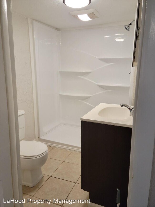 Building Photo - 1 br, 1.5 bath House - 120 Edgehill Avenue