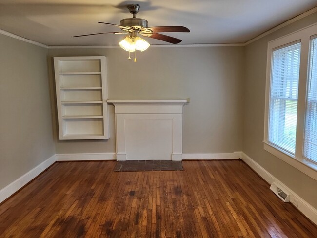 Building Photo - 158 Shurley St