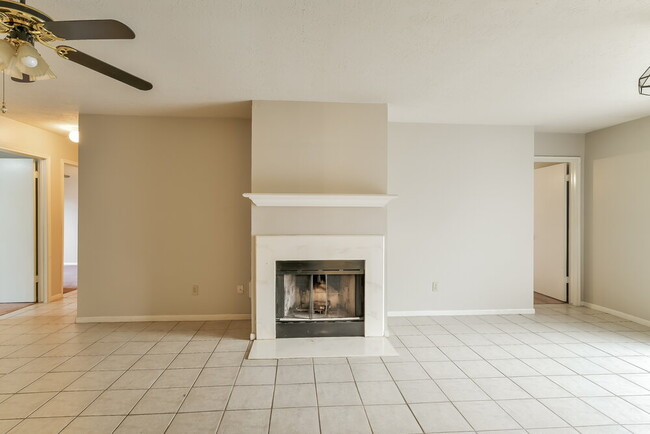 Building Photo - 28907 Binefield St