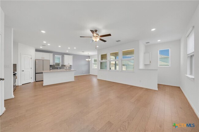 Building Photo - 2050 Egret Ave