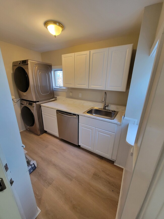 Galley sink area with washer dryer - 21 Bartley St