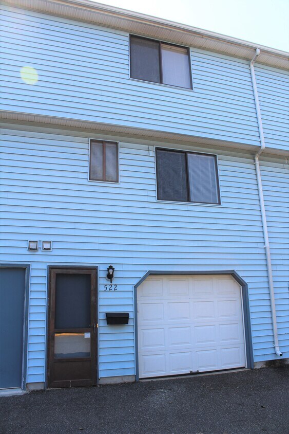 Exterior Front - 522 Blackstone Vlg