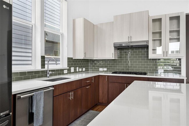 Foto del edificio - 6105 Florencia Ln