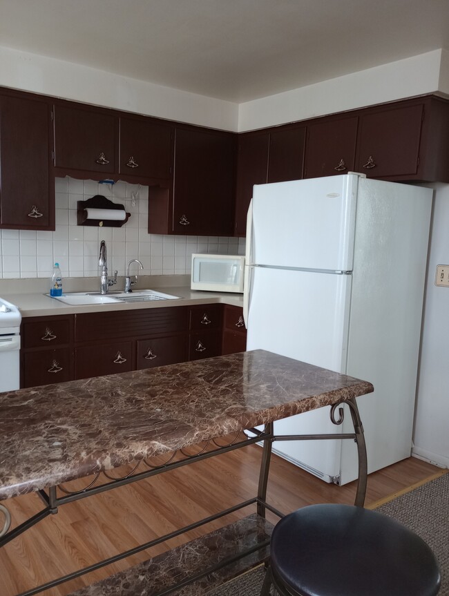 Kitchen area - 210 East Ave