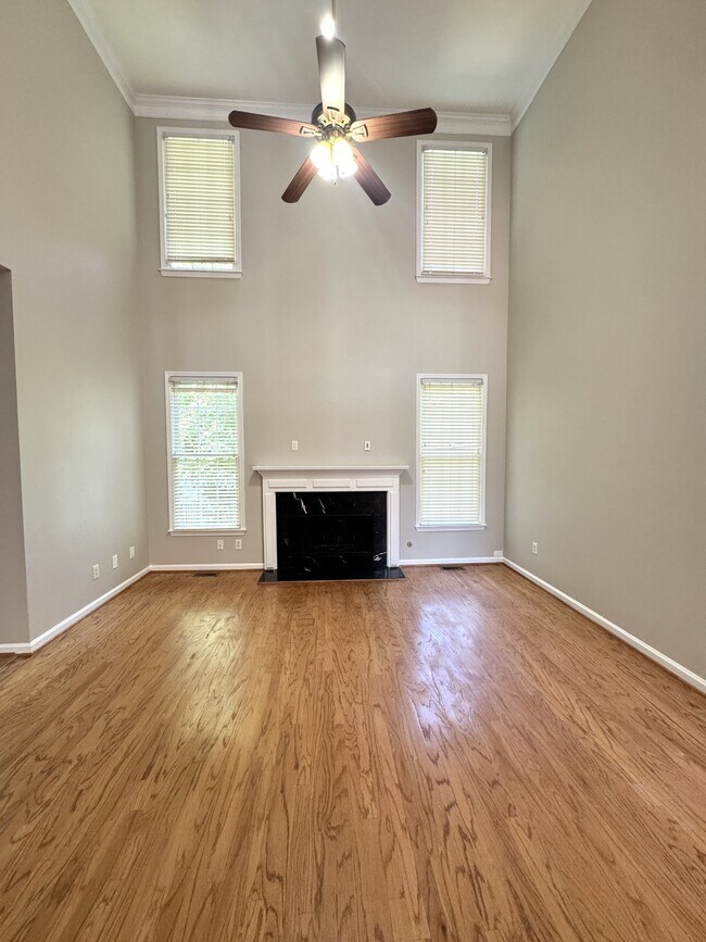 Building Photo - 137 Towne Park Dr