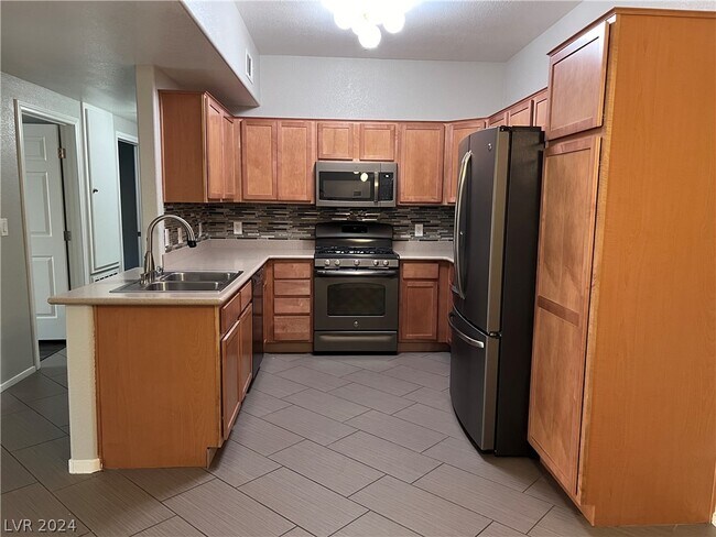 Foto del edificio - 2291 W Horizon Ridge Pkwy