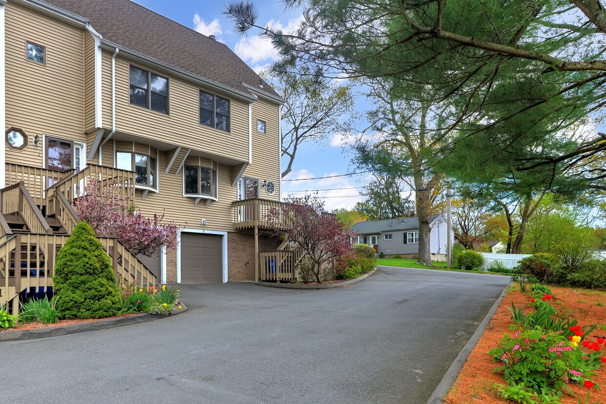 1 De Marchis Dr, Shelton, CT 06484 Townhome Rentals in Shelton CT