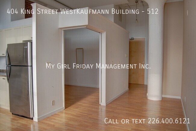 Photo du bâtiment - 404 King St W