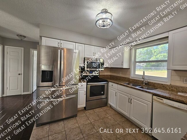 Building Photo - 25 Bahia Loop