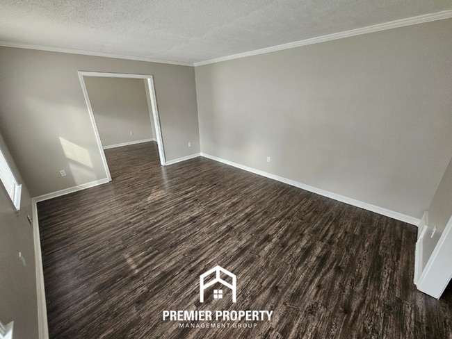 Photo - 5368 Heritage Ave House