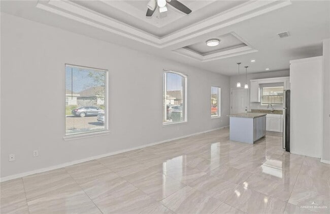 Foto del edificio - 9 Downing Ave