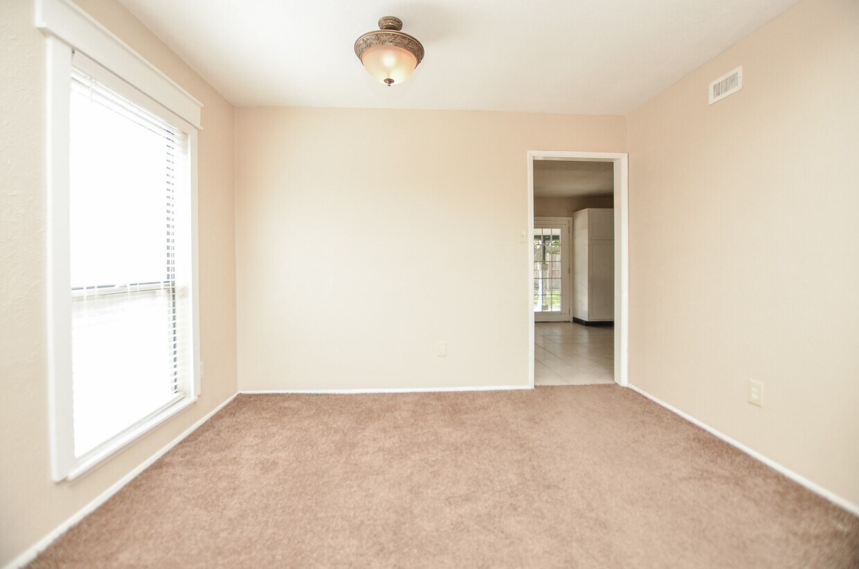 Primary Photo - 17323 Glenpatti Dr