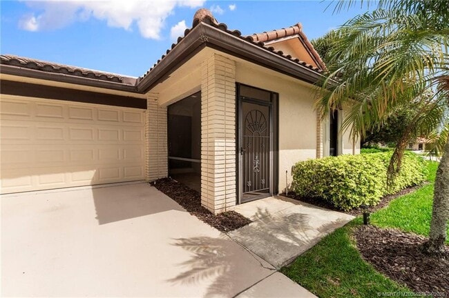 Building Photo - 3281 SW Bobalink Way