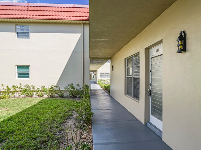 Foto del edificio - 110 Spring Lake Ct