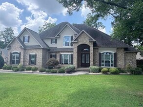 Building Photo - 300 Stacy Ln