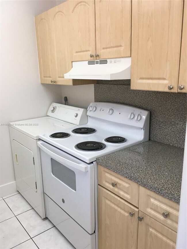 Foto del edificio - 5221 SW 139th Avenue Rd