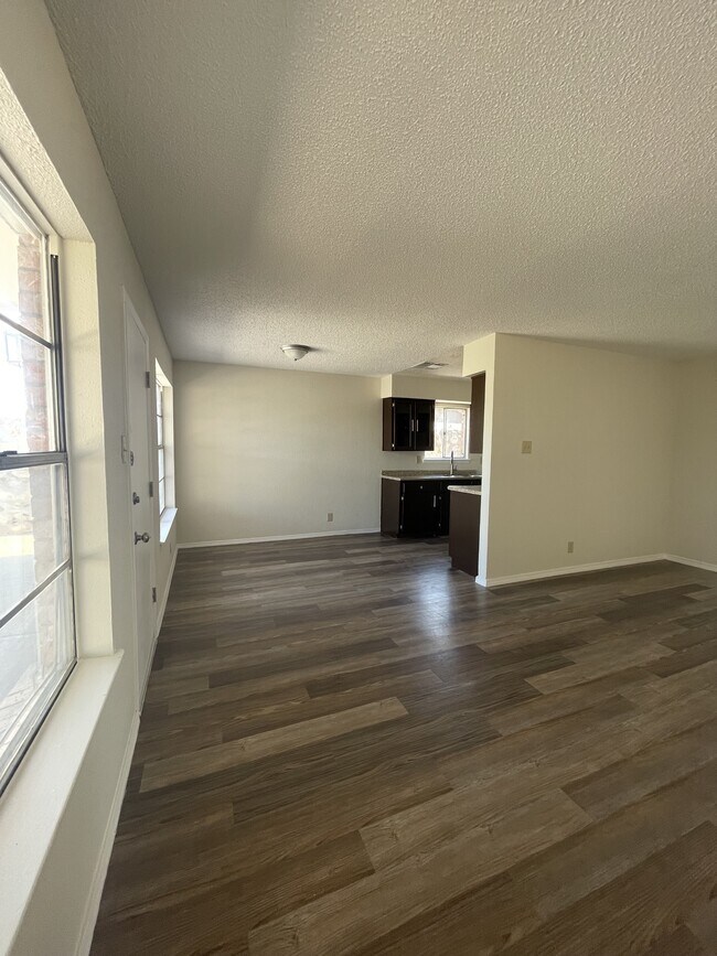 Foto del edificio - 3409 E Glen Dr