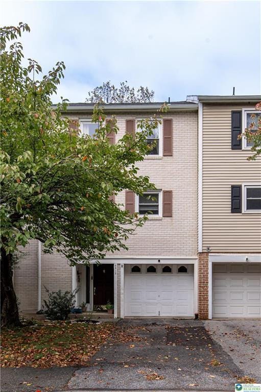 Primary Photo - 8315 Countryside Ln