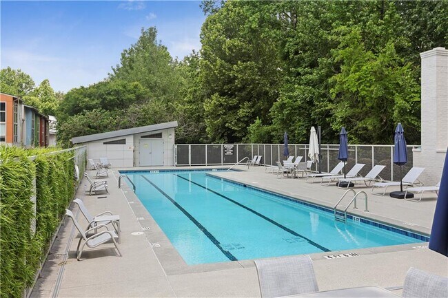 Foto del edificio - 1385 Stirling Cir NW