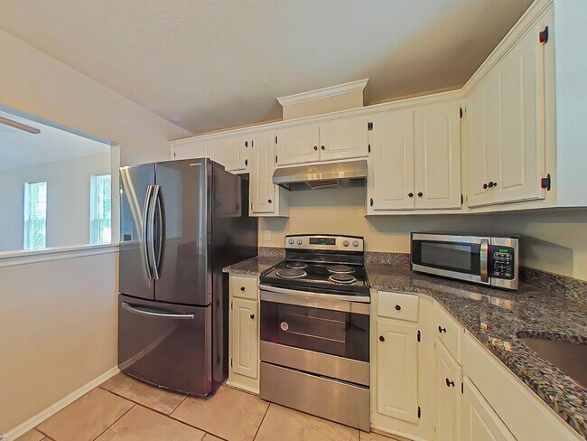 Foto del edificio - Three bedroom home in Martinez!