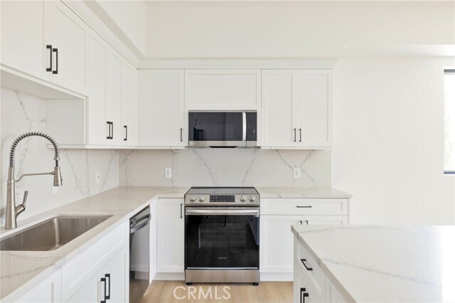 Foto del edificio - 4827 Oakwood Ave