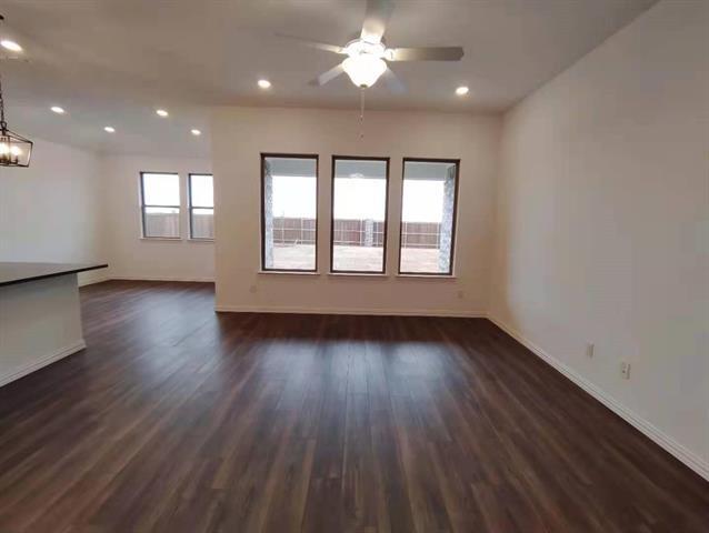 Foto del edificio - 2403 Lovegrass Ln